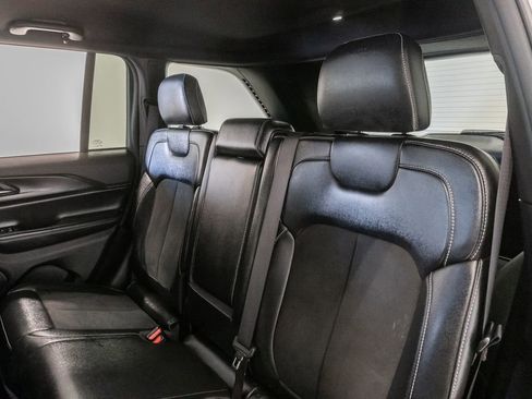 Used 2024 Jeep Grand Cherokee Altitude AWD/4WD image 23