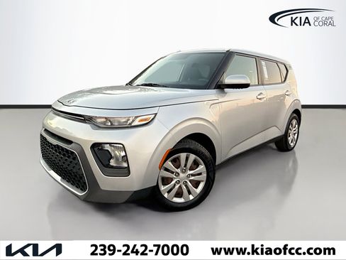 Used 2021 Kia Soul LX image 1