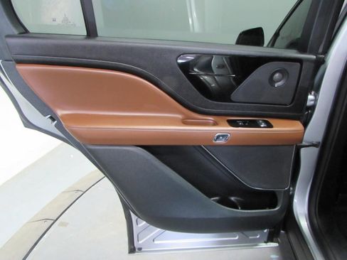 Used 2024 Lincoln Aviator Reserve w/ Jet Package AWD/4WD image 14