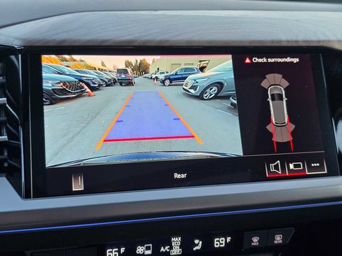 Used 2025 Audi Q4 e-tron Premium Plus w/ Premium Plus image 30