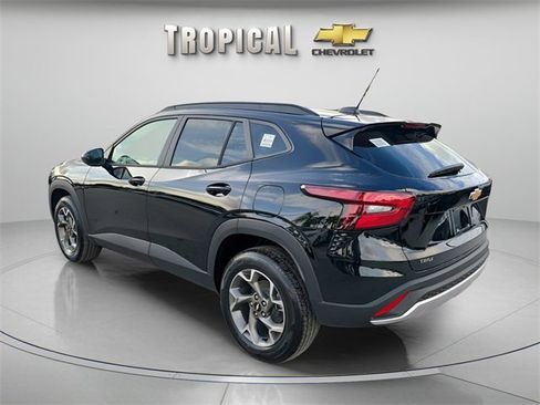 New 2026 Chevrolet Trax LT image 3