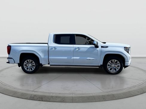 Used 2026 GMC Sierra 1500 Denali w/ Technology Package AWD/4WD image 9
