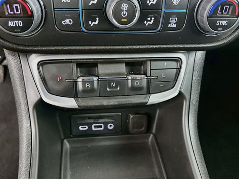 Used 2023 GMC Terrain SLT w/ Infotainment Package II AWD/4WD image 24