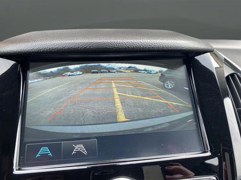 Used 2017 Chevrolet Cruze Premier image 9