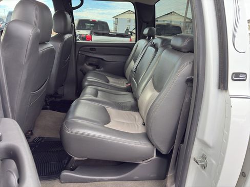 Used 2006 Chevrolet Silverado 3500 LS image 17