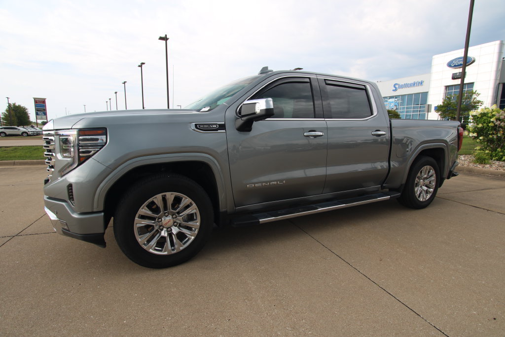 Used 2024 GMC Sierra 1500 Denali w/ Technology Package RWD image 20