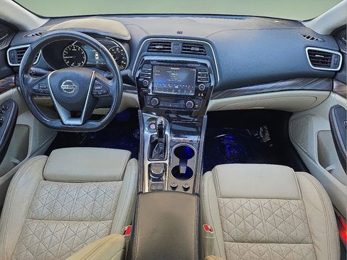 Used 2016 Nissan Maxima Platinum w/ Interior Lighting Package image 16