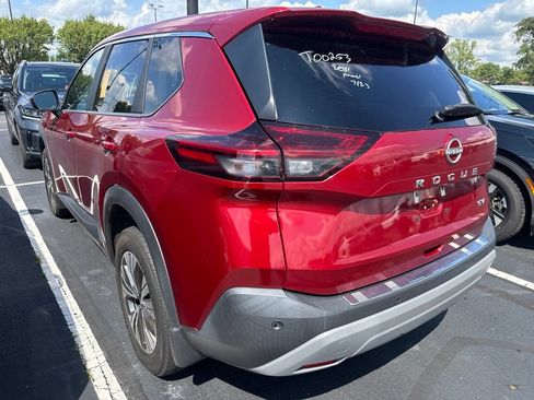 Used 2023 Nissan Rogue SV FWD image 4