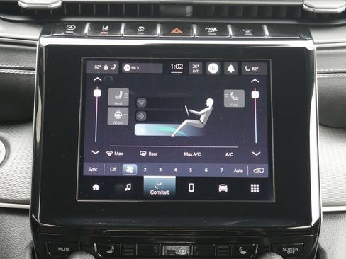 Used 2023 Jeep Grand Cherokee Altitude image 22