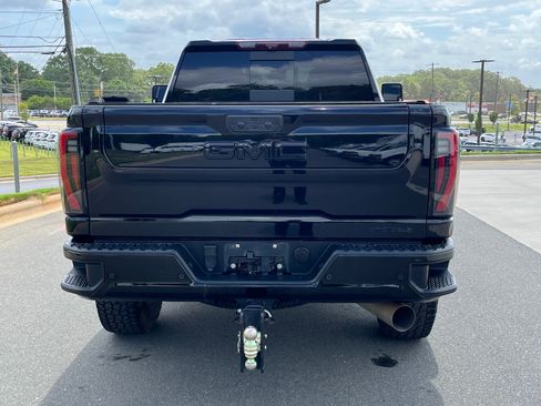 Used 2024 GMC Sierra 2500 AT4 w/ AT4 Premium Plus Package AWD/4WD image 8