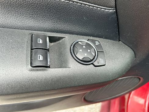 Used 2019 Ford Mustang Coupe RWD image 12