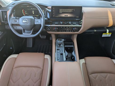 New 2026 Nissan Pathfinder Platinum FWD image 8