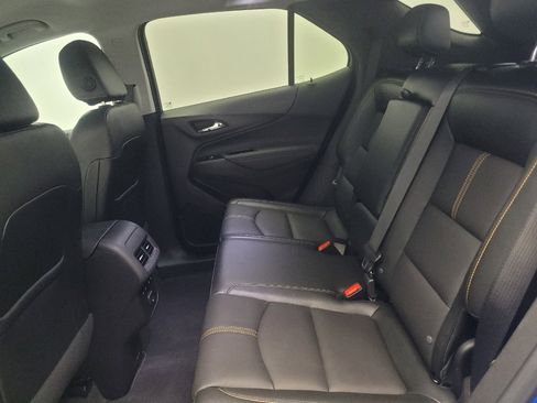 Used 2024 Chevrolet Equinox Premier AWD/4WD image 18