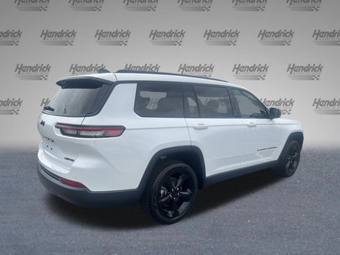 Used 2025 Jeep Grand Cherokee L Limited w/ Luxury Tech Group II AWD/4WD image 9