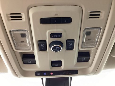 Used 2021 GMC Yukon Denali w/ LPO, Illumination Package AWD/4WD image 23