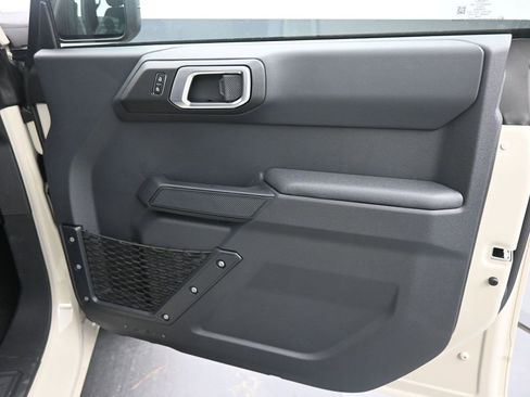 New 2025 Ford Bronco 4-Door image 6