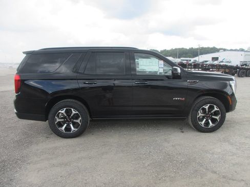 New 2026 GMC Yukon AT4 w/ AT4 Premium Plus Package AWD/4WD image 3