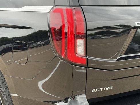 Used 2025 Ford Expedition Active AWD/4WD image 7
