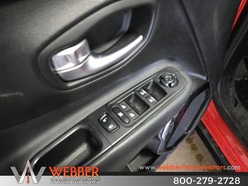 Used 2017 Jeep Renegade Altitude image 13