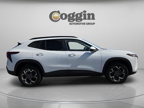 New 2025 Chevrolet Trax LT w/ LT Convenience Package image 5