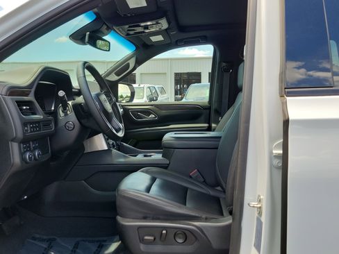 Used 2023 Chevrolet Tahoe Z71 w/ Luxury Package AWD/4WD image 22