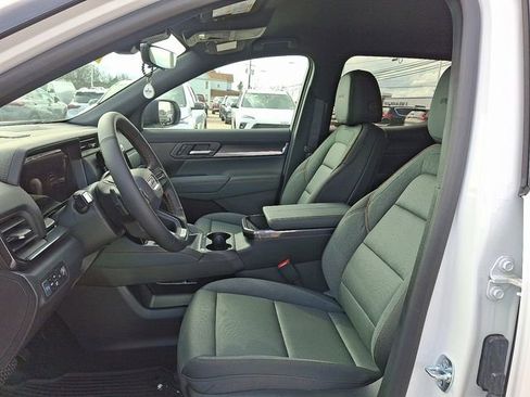 New 2026 GMC Terrain AT4 w/ Technology Package II AWD/4WD image 14