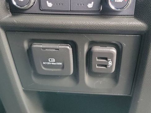 Certified 2023 Chevrolet Traverse High Country FWD image 25