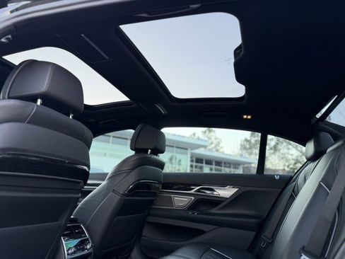 Used 2021 BMW 740i w/ M Sport Package image 17