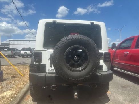 Used 2016 Jeep Wrangler Rubicon w/ Power Convenience Group AWD/4WD image 6