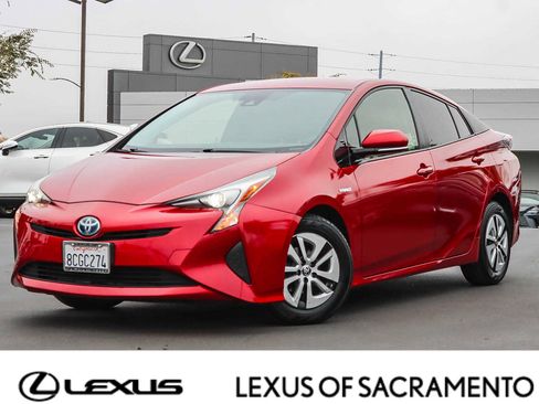 Used 2017 Toyota Prius Two image 1