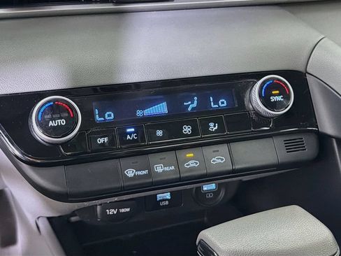 Used 2023 Hyundai Elantra SEL FWD image 17