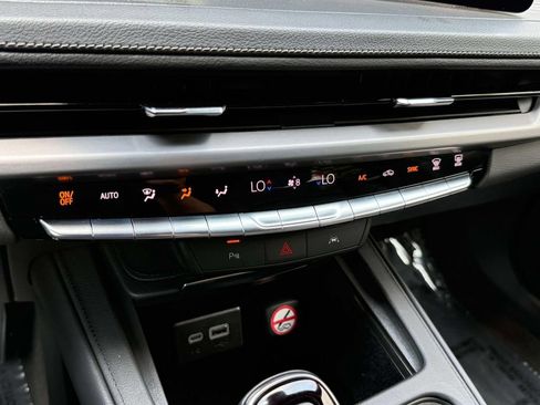 Used 2025 Cadillac XT4 Premium Luxury FWD image 26