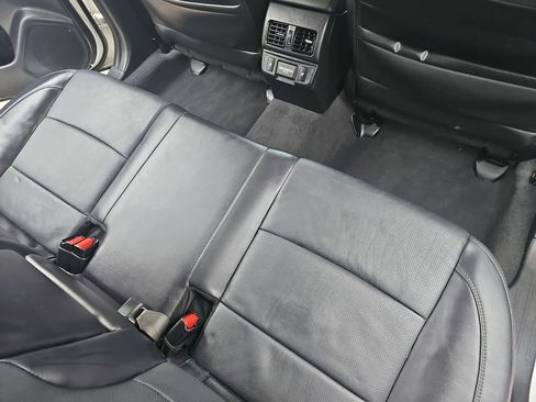 Used 2018 Subaru Outback 2.5i Limited image 11