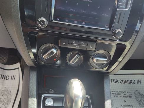 Used 2016 Volkswagen Jetta Sport w/ Lighting Package image 25