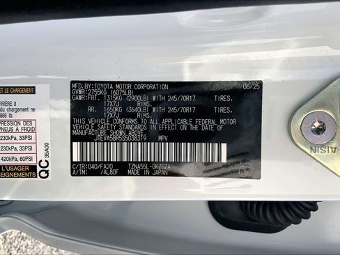 Used 2025 Toyota 4Runner SR5 AWD/4WD image 36
