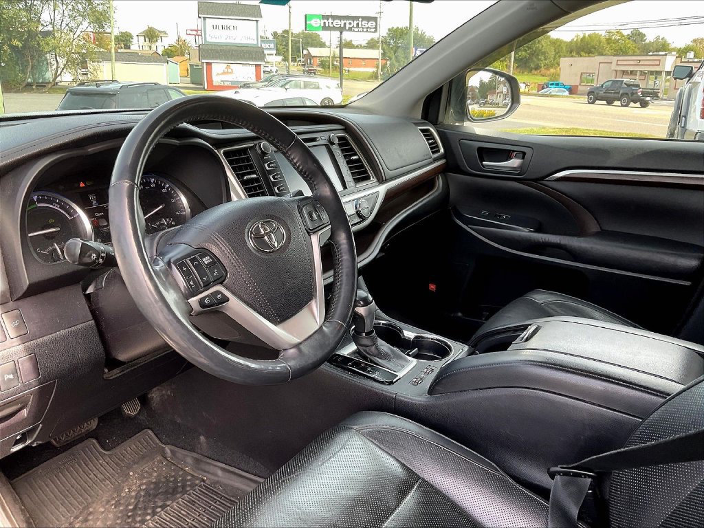 Used 2016 Toyota Highlander Limited Platinum AWD/4WD image 5