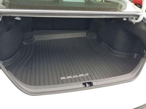 New 2026 Toyota Camry SE image 9