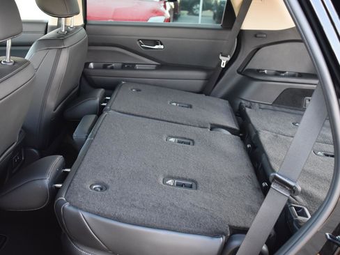 New 2026 Nissan Pathfinder SL image 49