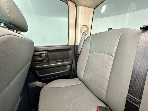 Used 2018 RAM 1500 Express RWD image 12