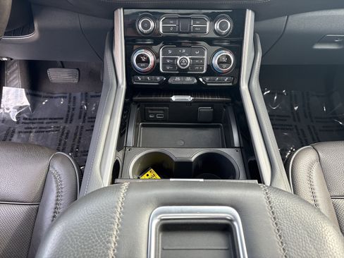 Used 2021 GMC Yukon XL Denali image 15