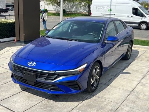 Certified 2024 Hyundai Elantra SEL w/ Convenience Package FWD image 5