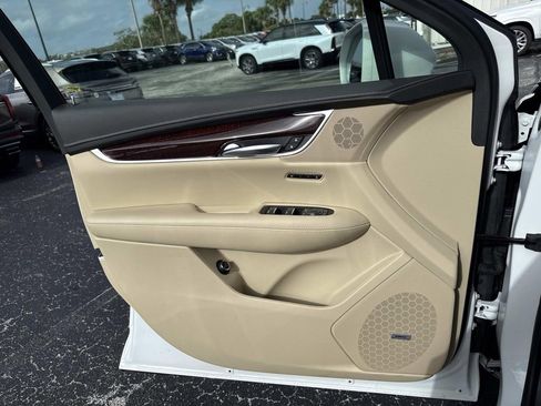 Used 2019 Cadillac XT5 Luxury image 18