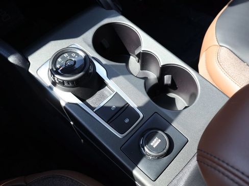 Certified 2025 Ford Bronco Sport Outer Banks w/ Outer Banks Tech Package+ AWD/4WD image 38