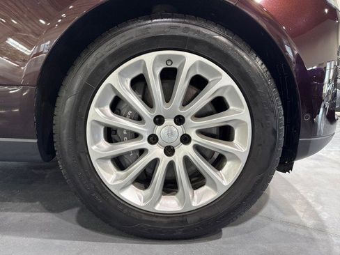 Used 2019 Land Rover Range Rover HSE image 16