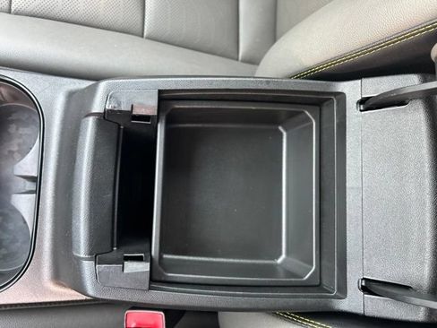 Used 2025 Chevrolet Colorado ZR2 w/ Technology Package AWD/4WD image 26