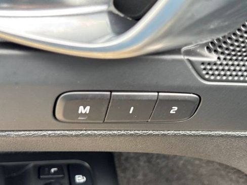Used 2025 Volvo XC40 B5 Core AWD/4WD image 21