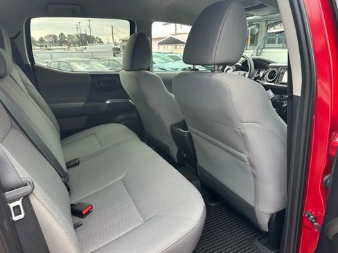 Used 2019 Toyota Tacoma SR5 image 18