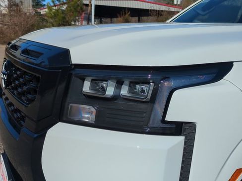 New 2026 Nissan Frontier SV w/ SV Convenience Package AWD/4WD image 9