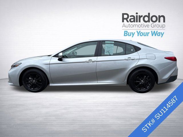 Used 2025 Toyota Camry LE FWD image 4