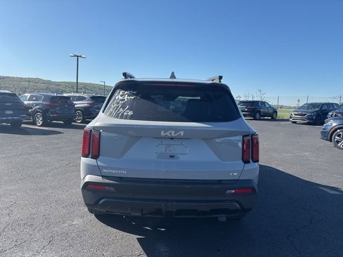 Certified 2023 Kia Sorento X-Line EX image 4